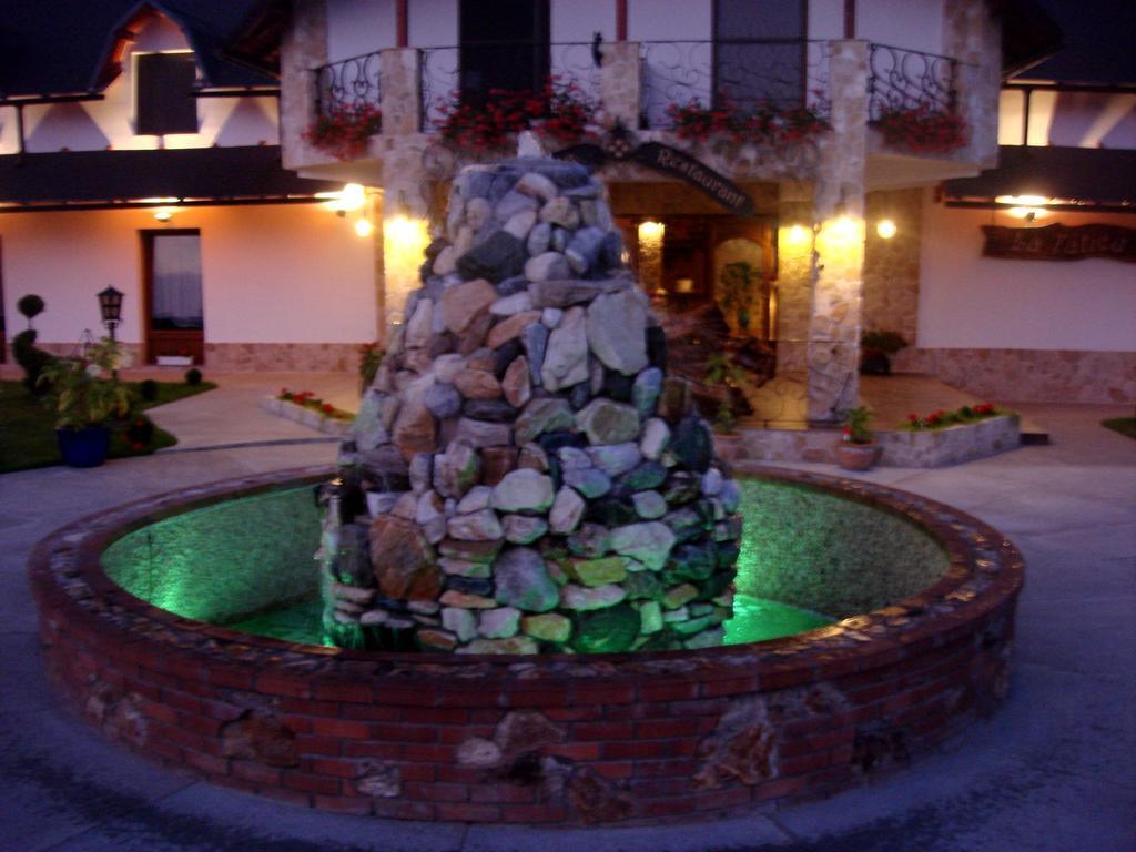 Pension La Taticu Săcălăşeni Exterior foto